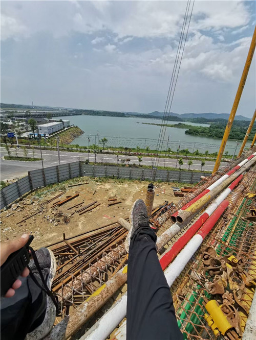 老河口市作业中发生设备损坏或人员意外，责任怎么划分？