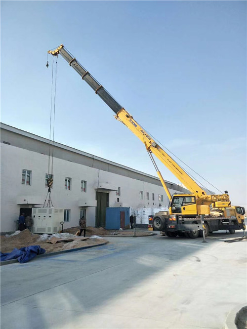 老河口市“超载就喊停”—— 吊车的 “重量保镖” 技术